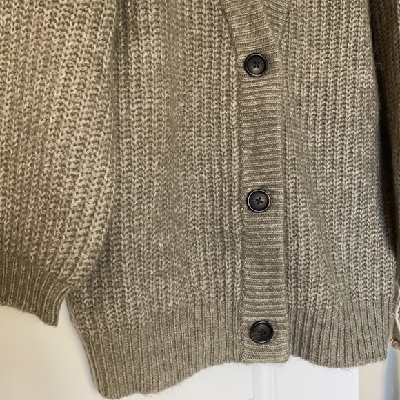 Universal Thread Oversized Sweater - Picture 3 of 7